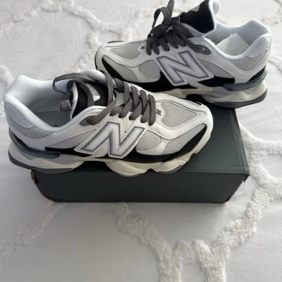 New Balance 9060 Shoes in Black and Gray - Picture 2 of 3